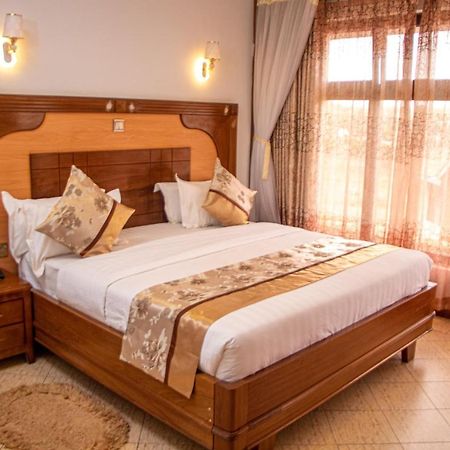 Grand Winston Hotel Nakuru Exterior photo