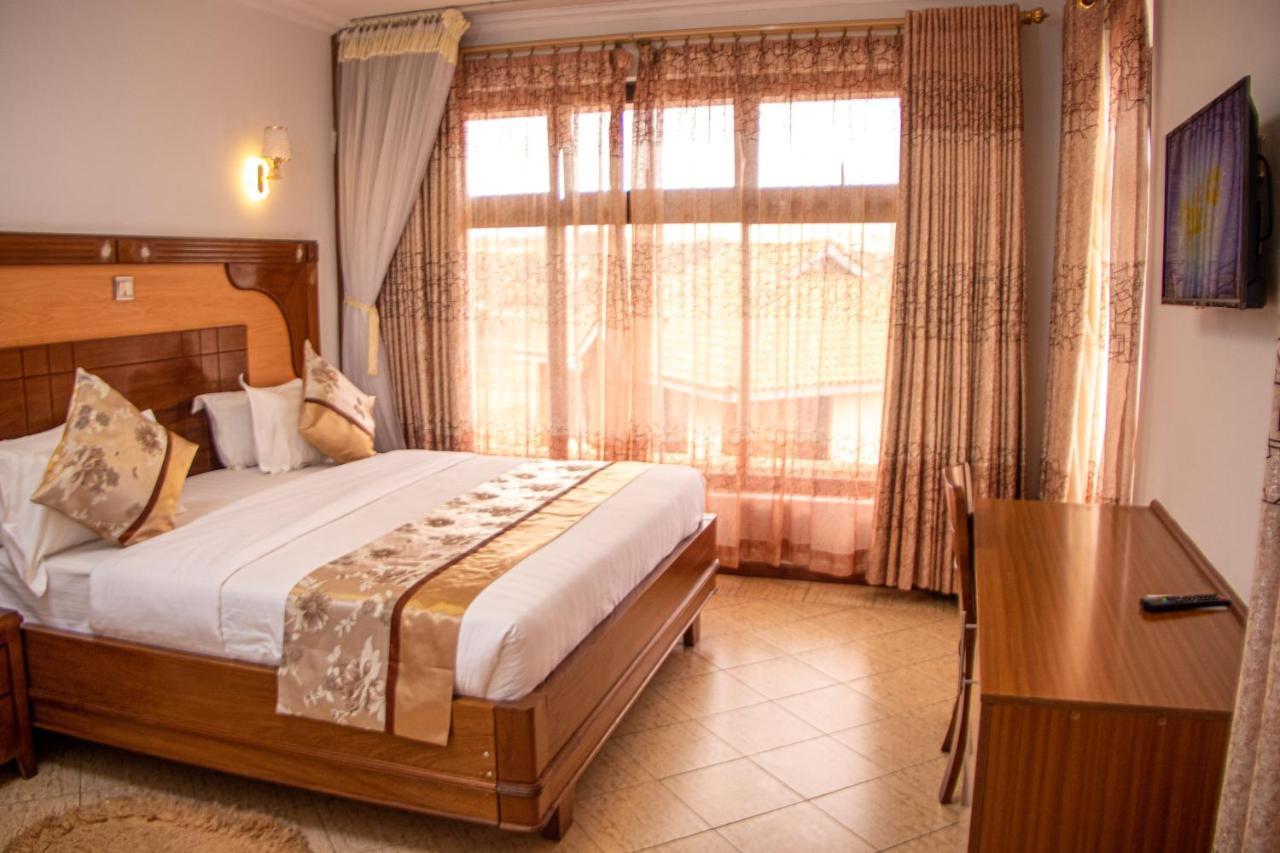Grand Winston Hotel Nakuru Exterior photo