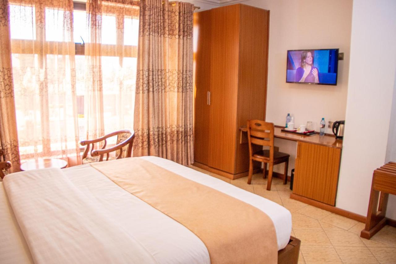 Grand Winston Hotel Nakuru Exterior photo