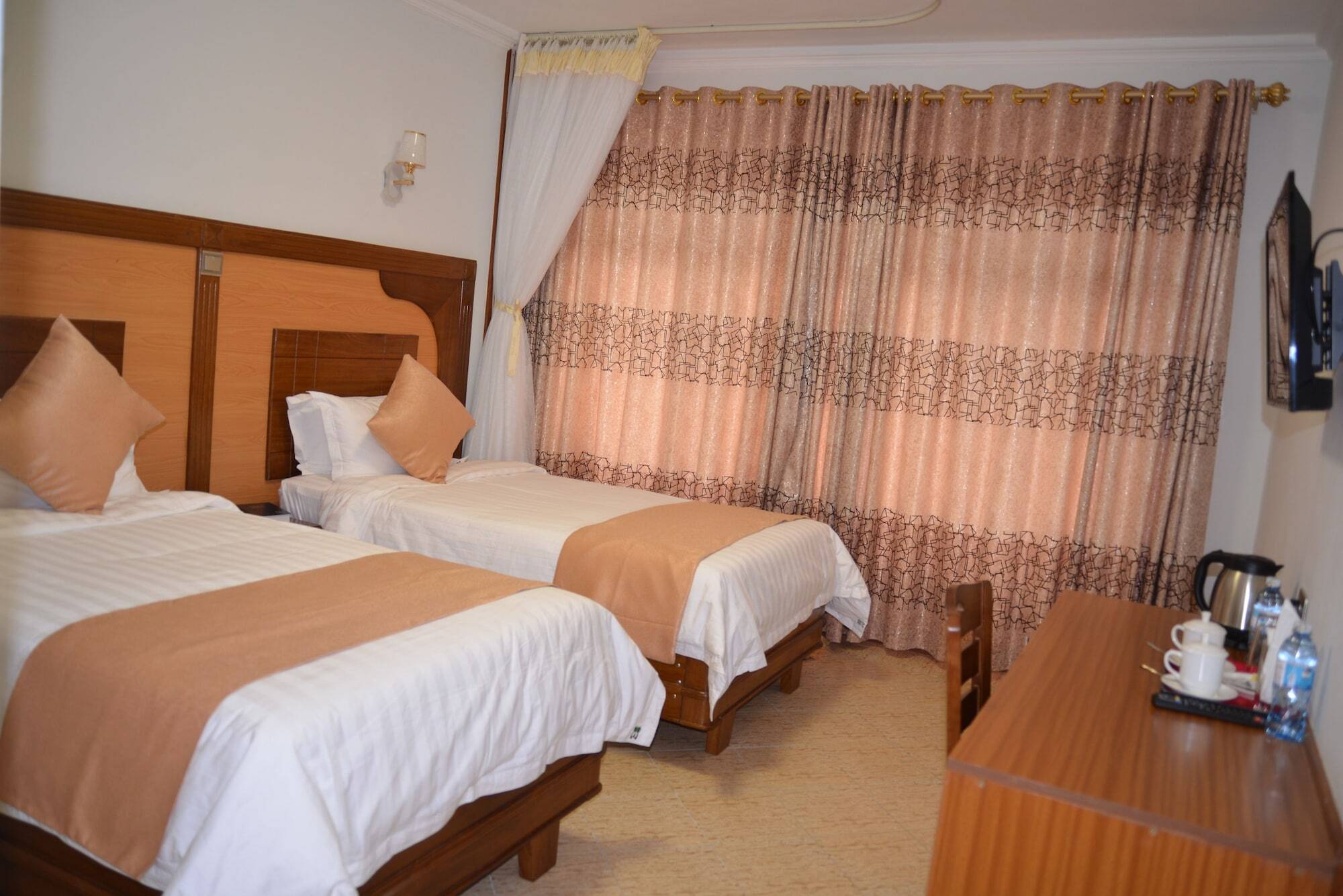 Grand Winston Hotel Nakuru Exterior photo